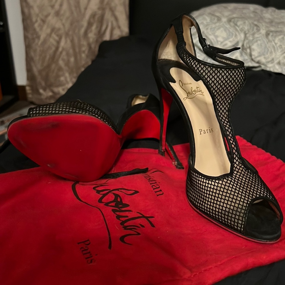 Christian louboutin 39 J strap